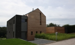 1 Holzstaenderbau, Teilweise Mit Holz Und Stein Verkleidet